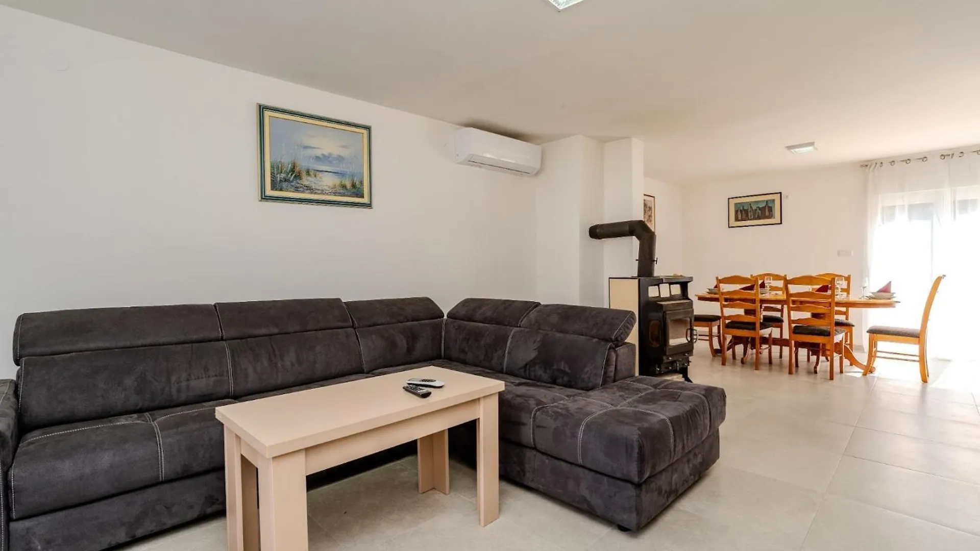 Villa Ivanovi Dvori - Seven Bedroom Villa With Private Pool Benkovac