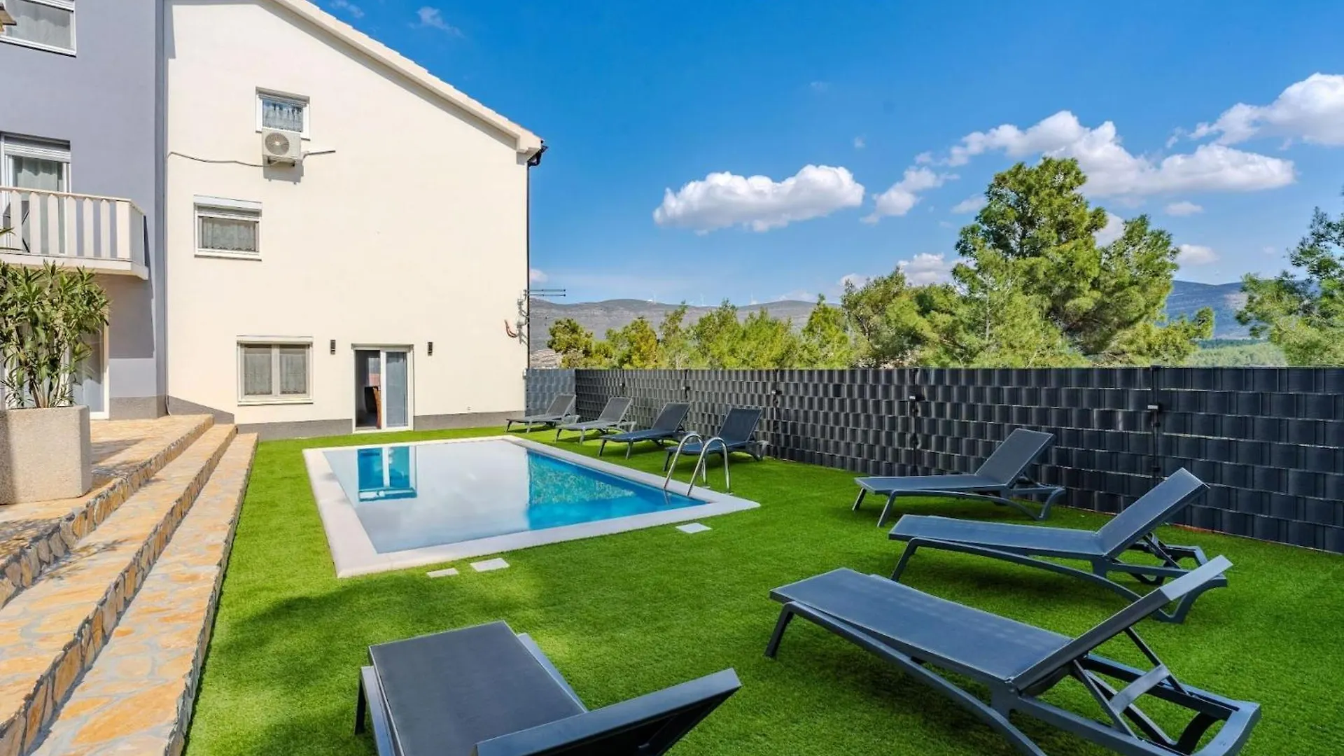 Villa Ivanovi Dvori - Seven Bedroom Villa With Private Pool Benkovac Croazia