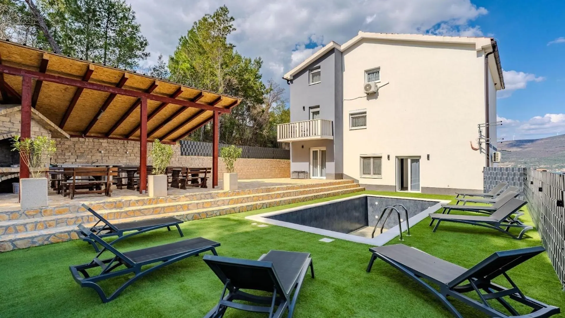 Villa Ivanovi Dvori - Seven Bedroom Villa With Private Pool Benkovac Croazia