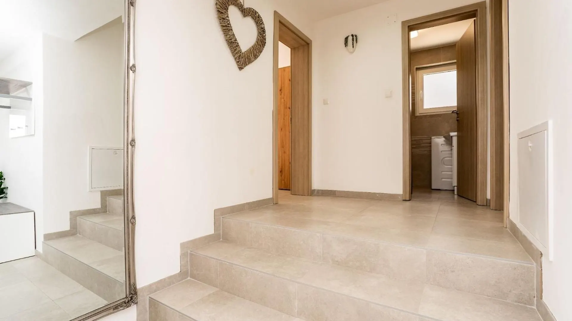 Villa Ivanovi Dvori - Seven Bedroom Villa With Private Pool Benkovac