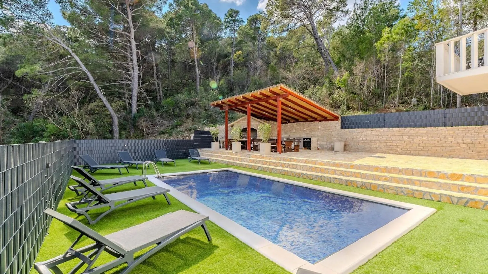 Villa Ivanovi Dvori - Seven Bedroom Villa With Private Pool Benkovac