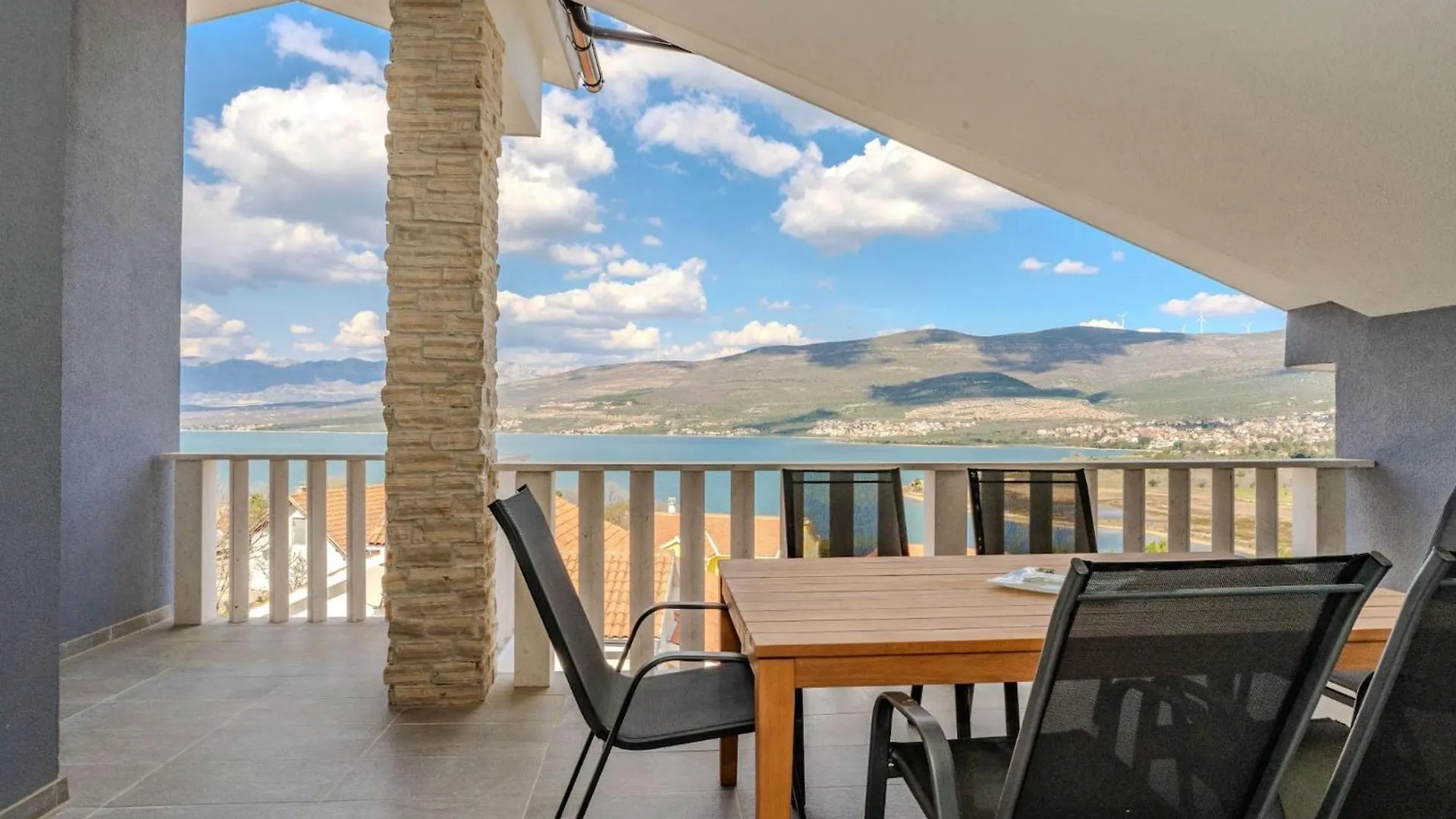 Villa Ivanovi Dvori - Seven Bedroom Villa With Private Pool Benkovac